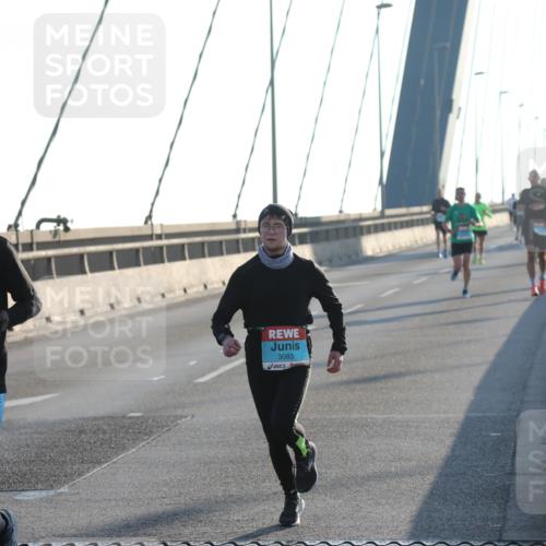 03.10.2025 - Köhlbrandbrückenlauf Yannick Fuchs http://msf.ph/oto/9135492 03.10.2025 08:22:45 Position 1 3414, 3083 meine-sportfotos.de