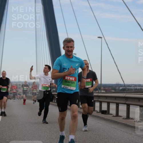 03.10.2025 - Köhlbrandbrückenlauf Jannik Wohlers http://msf.ph/oto/9135494 03.10.2025 15:24:13 Position 1 9377, 7219 meine-sportfotos.de