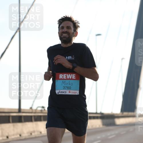 03.10.2025 - Köhlbrandbrückenlauf Yannick Fuchs http://msf.ph/oto/9135498 03.10.2025 08:18:02 Position 2 3760 meine-sportfotos.de