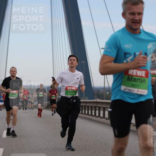 03.10.2025 - Köhlbrandbrückenlauf Jannik Wohlers http://msf.ph/oto/9135514 03.10.2025 15:24:14 Position 1 7522, 9077, 4 meine-sportfotos.de