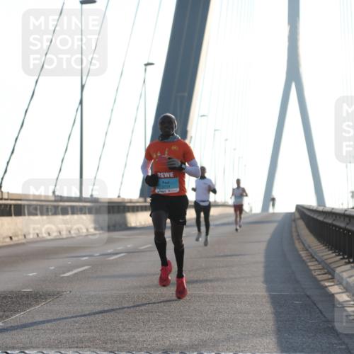 03.10.2025 - Köhlbrandbrückenlauf Yannick Fuchs http://msf.ph/oto/9135518 03.10.2025 08:18:10 Position 2 3714 meine-sportfotos.de