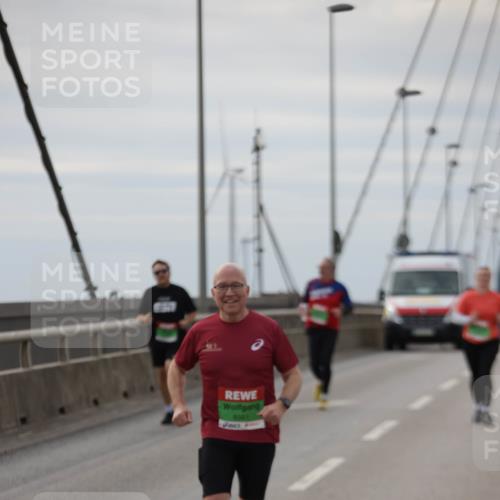 03.10.2025 - Köhlbrandbrückenlauf Jannik Wohlers http://msf.ph/oto/9135543 03.10.2025 16:06:20 Position 1 8561 meine-sportfotos.de