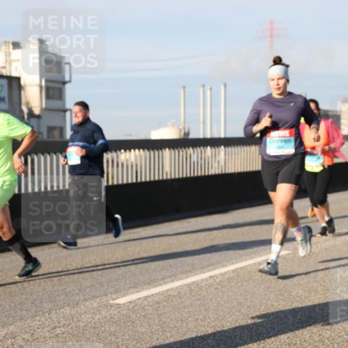 03.10.2025 - Köhlbrandbrückenlauf Lena Gebhardt http://msf.ph/oto/9135556 03.10.2025 09:53:36 Position 2  meine-sportfotos.de