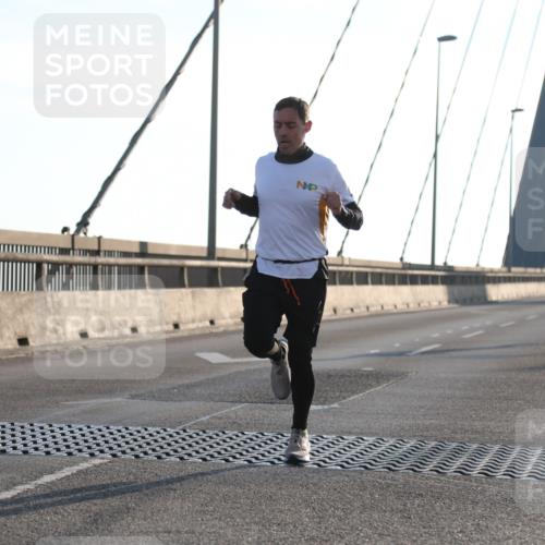 03.10.2025 - Köhlbrandbrückenlauf Yannick Fuchs http://msf.ph/oto/9135582 03.10.2025 08:18:15 Position 2  meine-sportfotos.de