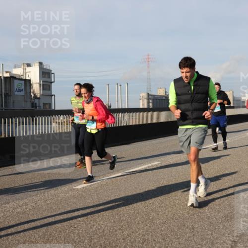 03.10.2025 - Köhlbrandbrückenlauf Lena Gebhardt http://msf.ph/oto/9135583 03.10.2025 09:53:38 Position 2 1801 meine-sportfotos.de
