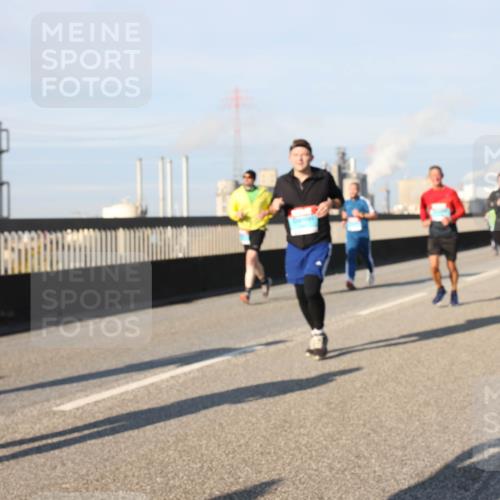 03.10.2025 - Köhlbrandbrückenlauf Lena Gebhardt http://msf.ph/oto/9135595 03.10.2025 09:53:39 Position 2  meine-sportfotos.de