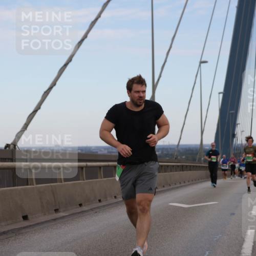03.10.2025 - Köhlbrandbrückenlauf Jannik Wohlers http://msf.ph/oto/9135596 03.10.2025 15:24:16 Position 1  meine-sportfotos.de