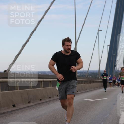 03.10.2025 - Köhlbrandbrückenlauf Jannik Wohlers http://msf.ph/oto/9135601 03.10.2025 15:24:16 Position 1 716 meine-sportfotos.de