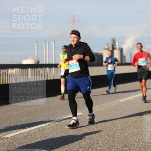 03.10.2025 - Köhlbrandbrückenlauf Lena Gebhardt http://msf.ph/oto/9135606 03.10.2025 09:53:39 Position 2  meine-sportfotos.de