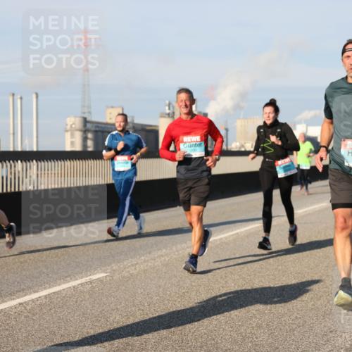 03.10.2025 - Köhlbrandbrückenlauf Lena Gebhardt http://msf.ph/oto/9135624 03.10.2025 09:53:40 Position 2 1038, 1501 meine-sportfotos.de