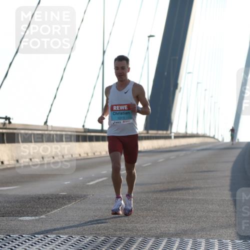 03.10.2025 - Köhlbrandbrückenlauf Yannick Fuchs http://msf.ph/oto/9135626 03.10.2025 08:18:18 Position 2 1013 meine-sportfotos.de