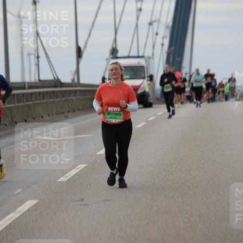 03.10.2025 - Köhlbrandbrückenlauf Jannik Wohlers http://msf.ph/oto/9135636 03.10.2025 16:06:24 Position 1 9532 meine-sportfotos.de