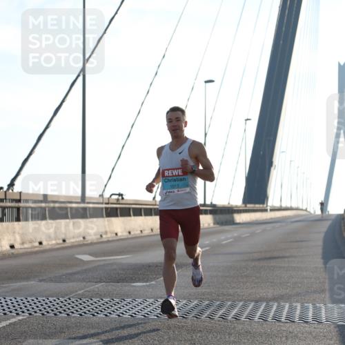 03.10.2025 - Köhlbrandbrückenlauf Yannick Fuchs http://msf.ph/oto/9135637 03.10.2025 08:18:18 Position 2 1013 meine-sportfotos.de