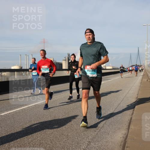 03.10.2025 - Köhlbrandbrückenlauf Lena Gebhardt http://msf.ph/oto/9135643 03.10.2025 09:53:40 Position 2 1038, 1501 meine-sportfotos.de