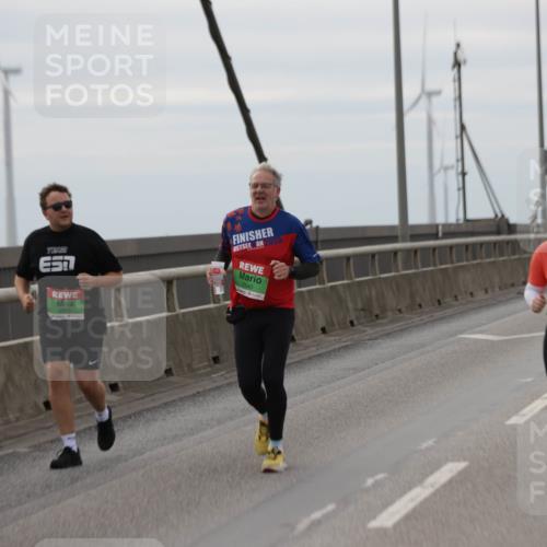 03.10.2025 - Köhlbrandbrückenlauf Jannik Wohlers http://msf.ph/oto/9135655 03.10.2025 16:06:25 Position 1 57, 2025, 7640 meine-sportfotos.de