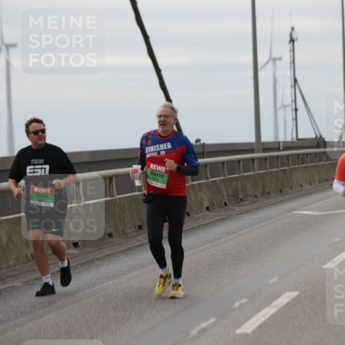 03.10.2025 - Köhlbrandbrückenlauf Jannik Wohlers http://msf.ph/oto/9135660 03.10.2025 16:06:25 Position 1 7, 2025, 7640, 1, 9632 meine-sportfotos.de