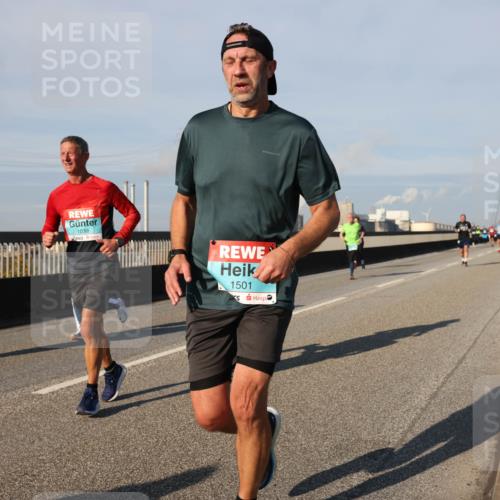 03.10.2025 - Köhlbrandbrückenlauf Lena Gebhardt http://msf.ph/oto/9135672 03.10.2025 09:53:41 Position 2 1038, 1501 meine-sportfotos.de