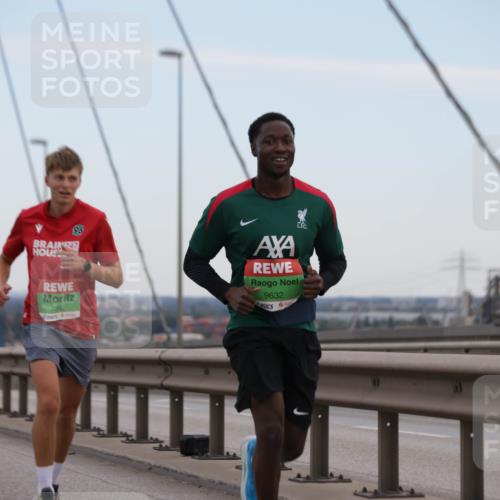 03.10.2025 - Köhlbrandbrückenlauf Jannik Wohlers http://msf.ph/oto/9135680 03.10.2025 15:24:18 Position 1 47, 7342, 9632 meine-sportfotos.de