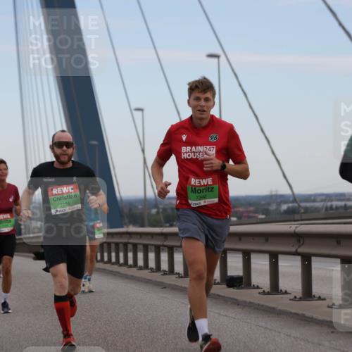 03.10.2025 - Köhlbrandbrückenlauf Jannik Wohlers http://msf.ph/oto/9135713 03.10.2025 15:24:19 Position 1 7259, 26, 247, 7342, 9632 meine-sportfotos.de