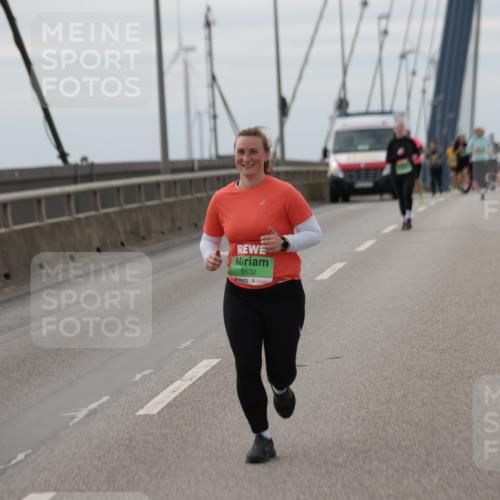 03.10.2025 - Köhlbrandbrückenlauf Jannik Wohlers http://msf.ph/oto/9135714 03.10.2025 16:06:26 Position 1 2025, 9532 meine-sportfotos.de