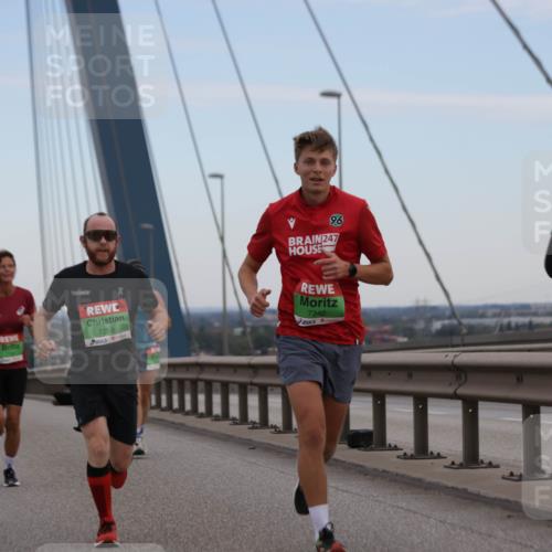 03.10.2025 - Köhlbrandbrückenlauf Jannik Wohlers http://msf.ph/oto/9135718 03.10.2025 15:24:19 Position 1 7067, 26, 7259, 247, 7342 meine-sportfotos.de