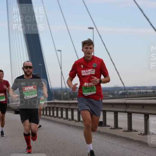 03.10.2025 - Köhlbrandbrückenlauf Jannik Wohlers http://msf.ph/oto/9135720 03.10.2025 15:24:19 Position 1 96, 7259, 247, 7342, 9632 meine-sportfotos.de
