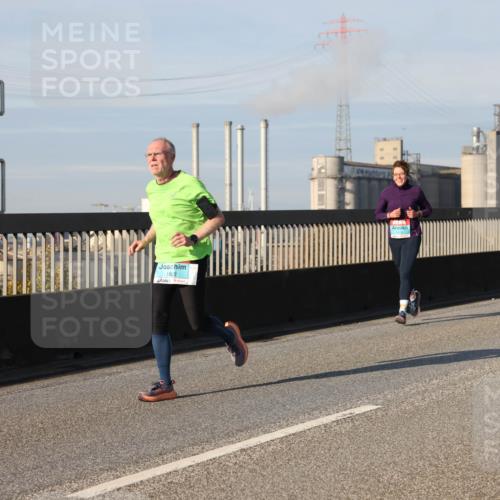 03.10.2025 - Köhlbrandbrückenlauf Lena Gebhardt http://msf.ph/oto/9135747 03.10.2025 09:53:45 Position 2 1802 meine-sportfotos.de