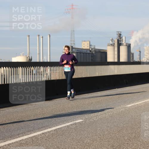 03.10.2025 - Köhlbrandbrückenlauf Lena Gebhardt http://msf.ph/oto/9135758 03.10.2025 09:53:45 Position 2  meine-sportfotos.de