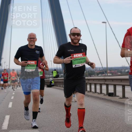 03.10.2025 - Köhlbrandbrückenlauf Jannik Wohlers http://msf.ph/oto/9135761 03.10.2025 15:24:20 Position 1 20, 7213, 7057, 7259, 96, 247, 7342 meine-sportfotos.de