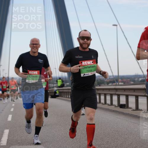 03.10.2025 - Köhlbrandbrückenlauf Jannik Wohlers http://msf.ph/oto/9135767 03.10.2025 15:24:20 Position 1 7213, 7057, 7259, 96, 96, 247, 7342 meine-sportfotos.de