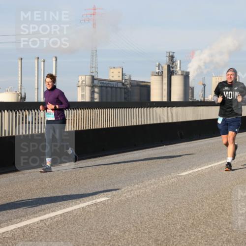 03.10.2025 - Köhlbrandbrückenlauf Lena Gebhardt http://msf.ph/oto/9135772 03.10.2025 09:53:46 Position 2  meine-sportfotos.de