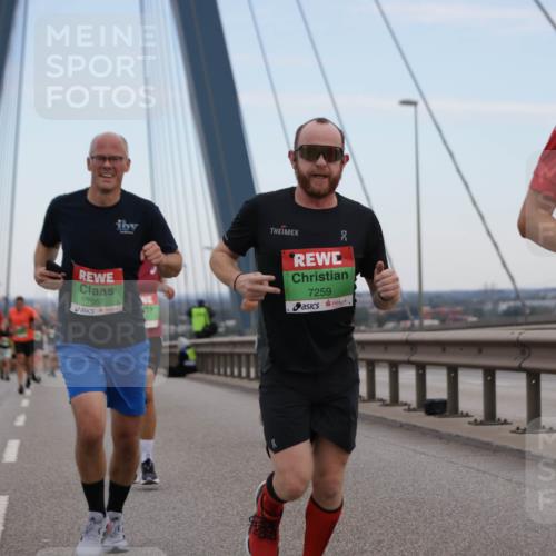 03.10.2025 - Köhlbrandbrückenlauf Jannik Wohlers http://msf.ph/oto/9135782 03.10.2025 15:24:20 Position 1 7057, 96, 247, 50, 7259 meine-sportfotos.de