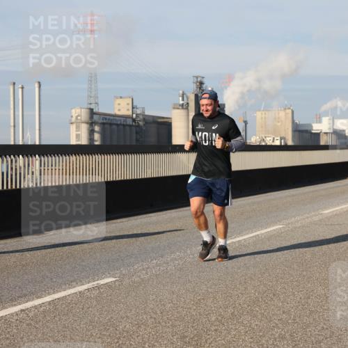 03.10.2025 - Köhlbrandbrückenlauf Lena Gebhardt http://msf.ph/oto/9135787 03.10.2025 09:53:47 Position 2 1470, 1 meine-sportfotos.de