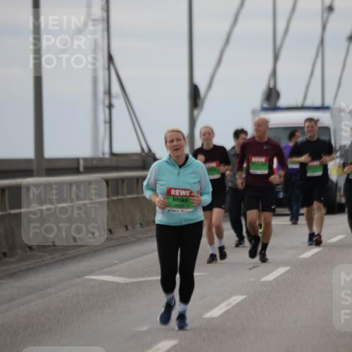 03.10.2025 - Köhlbrandbrückenlauf Jannik Wohlers http://msf.ph/oto/9135810 03.10.2025 16:06:41 Position 1 8500 meine-sportfotos.de