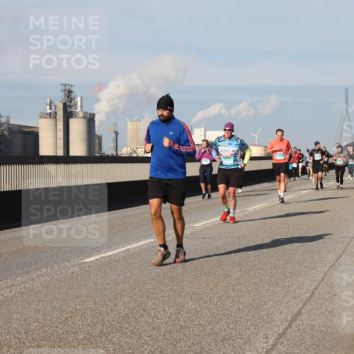 03.10.2025 - Köhlbrandbrückenlauf Lena Gebhardt http://msf.ph/oto/9135825 03.10.2025 09:53:50 Position 2  meine-sportfotos.de