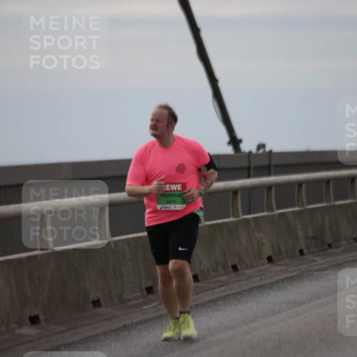 03.10.2025 - Köhlbrandbrückenlauf Jannik Wohlers http://msf.ph/oto/9135830 03.10.2025 16:06:42 Position 1 8470 meine-sportfotos.de