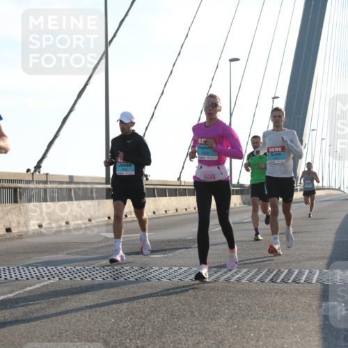 03.10.2025 - Köhlbrandbrückenlauf Yannick Fuchs http://msf.ph/oto/9135848 03.10.2025 08:19:23 Position 2 3304, 3203 meine-sportfotos.de