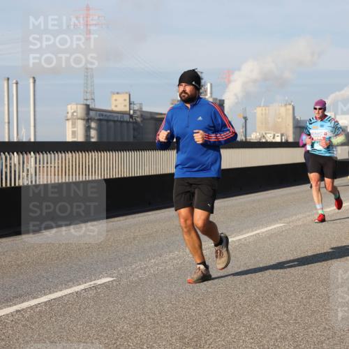 03.10.2025 - Köhlbrandbrückenlauf Lena Gebhardt http://msf.ph/oto/9135849 03.10.2025 09:53:51 Position 2  meine-sportfotos.de