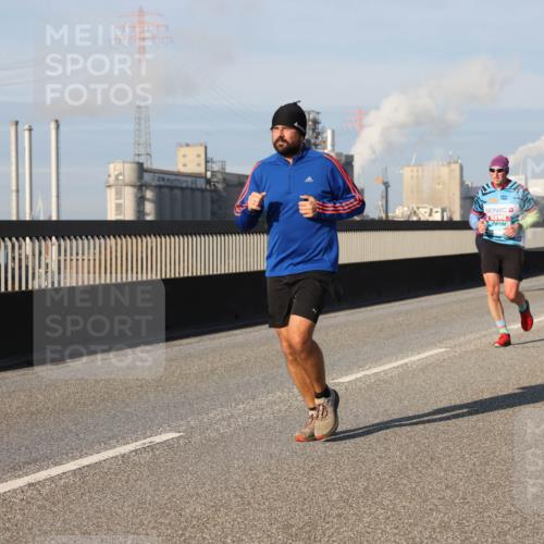 03.10.2025 - Köhlbrandbrückenlauf Lena Gebhardt http://msf.ph/oto/9135852 03.10.2025 09:53:51 Position 2  meine-sportfotos.de