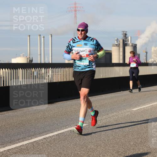 03.10.2025 - Köhlbrandbrückenlauf Lena Gebhardt http://msf.ph/oto/9135890 03.10.2025 09:53:53 Position 2 3457 meine-sportfotos.de