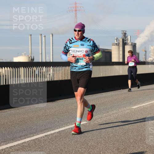 03.10.2025 - Köhlbrandbrückenlauf Lena Gebhardt http://msf.ph/oto/9135896 03.10.2025 09:53:53 Position 2 3457 meine-sportfotos.de