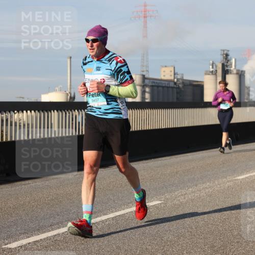 03.10.2025 - Köhlbrandbrückenlauf Lena Gebhardt http://msf.ph/oto/9135915 03.10.2025 09:53:54 Position 2 3457 meine-sportfotos.de