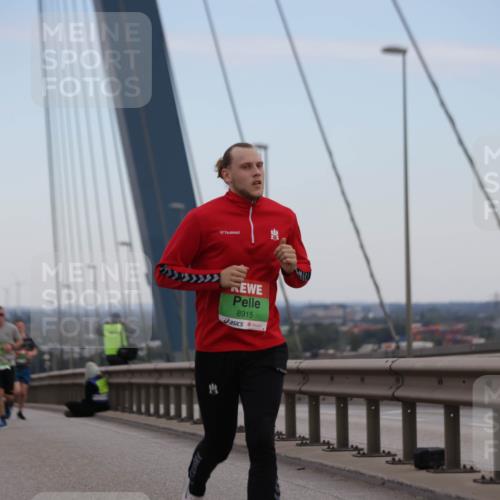 03.10.2025 - Köhlbrandbrückenlauf Jannik Wohlers http://msf.ph/oto/9135918 03.10.2025 15:24:24 Position 1 8915 meine-sportfotos.de