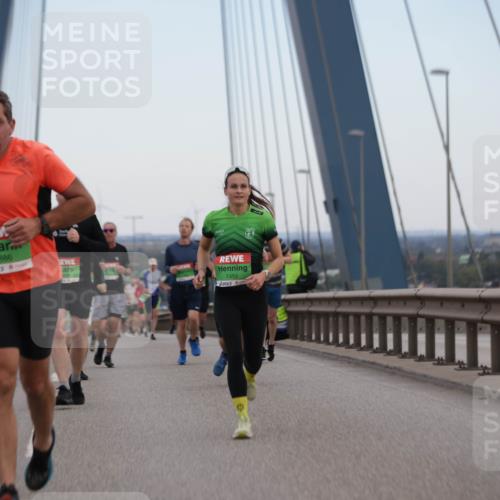 03.10.2025 - Köhlbrandbrückenlauf Jannik Wohlers http://msf.ph/oto/9136004 03.10.2025 15:24:28 Position 1 8886, 7455 meine-sportfotos.de