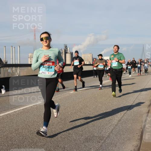 03.10.2025 - Köhlbrandbrückenlauf Lena Gebhardt http://msf.ph/oto/9136008 03.10.2025 09:53:58 Position 2 2381 meine-sportfotos.de