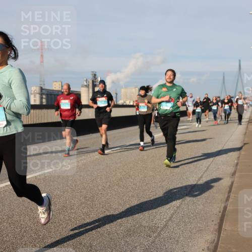 03.10.2025 - Köhlbrandbrückenlauf Lena Gebhardt http://msf.ph/oto/9136016 03.10.2025 09:53:59 Position 2 2381 meine-sportfotos.de