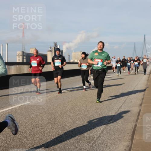 03.10.2025 - Köhlbrandbrückenlauf Lena Gebhardt http://msf.ph/oto/9136025 03.10.2025 09:53:59 Position 2 201 meine-sportfotos.de