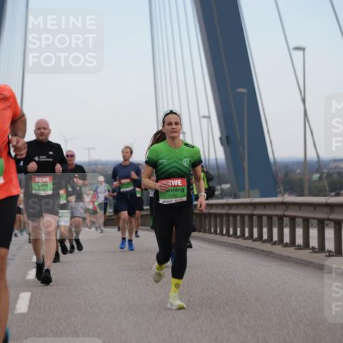 03.10.2025 - Köhlbrandbrückenlauf Jannik Wohlers http://msf.ph/oto/9136039 03.10.2025 15:24:28 Position 1 2226, 7455 meine-sportfotos.de