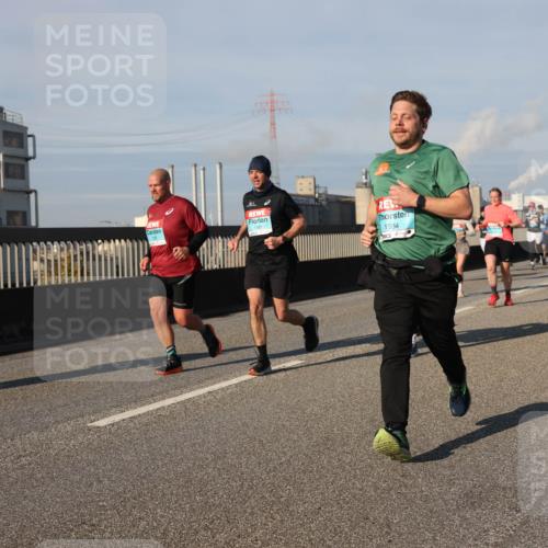 03.10.2025 - Köhlbrandbrückenlauf Lena Gebhardt http://msf.ph/oto/9136043 03.10.2025 09:54:00 Position 2 1181, 1534 meine-sportfotos.de