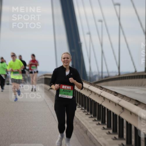 03.10.2025 - Köhlbrandbrückenlauf Jannik Wohlers http://msf.ph/oto/9136046 03.10.2025 16:06:52 Position 1 8278 meine-sportfotos.de